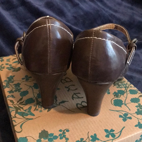 Heels - Picture 4 of 4